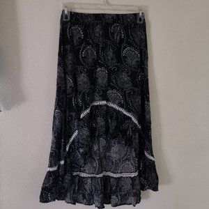 Rue 21 Black/White skirt